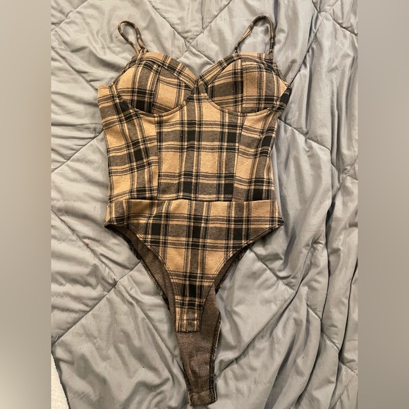 Bodysuit, only wore two times - Picture 3 of 3